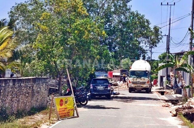 Jalan Ambles di Tepi Sungai Bontang Mulai Diperbaiki, Akses Pelajar Terdampak