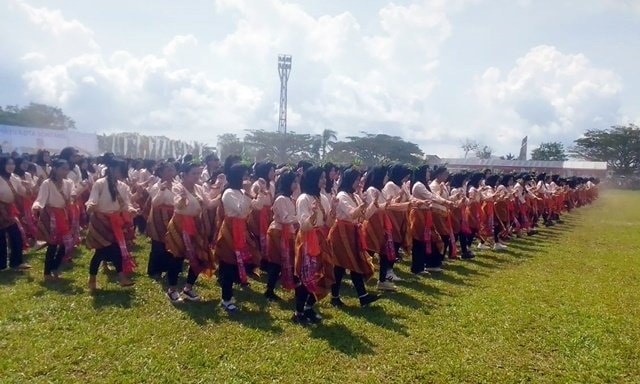 Tetes Peluh dan Tawa Pelajar Bontang Warnai Tarian Jepen Massal di Hari Jadi Kota ke-26