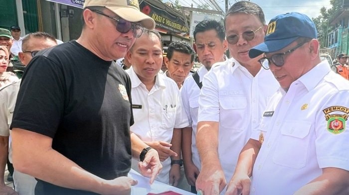 Wali Kota Samarinda Tinjau Titik Banjir di Jalan Damai, Satu Rumah bakal Dibebaskan