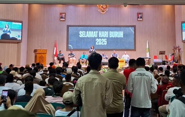 Hari Buruh di Kutim: Pemkab Janji Asuransi Rp42 Juta untuk Buruh Rentan