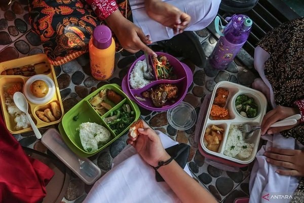 Makan Bergizi Gratis di Kaltim Mulai Bergulir 17 Februari, 450 Dapur Disiapkan