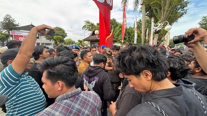 Aksi Tolak Kenaikan PBB di Balikpapan Deadlock, Massa Desak Bertemu Wali Kota