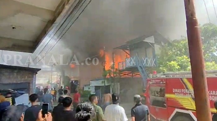 Kebakaran di Belakang Hotel Andika Bontang, Belasan Rumah Ludes Dilalap Api
