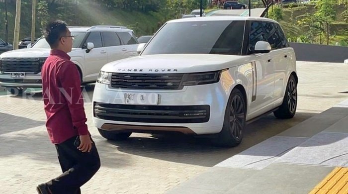Viral Video Gubernur Kaltim Naik Range Rover KT 1, Pemprov Pastikan Bukan Mobil Dinas