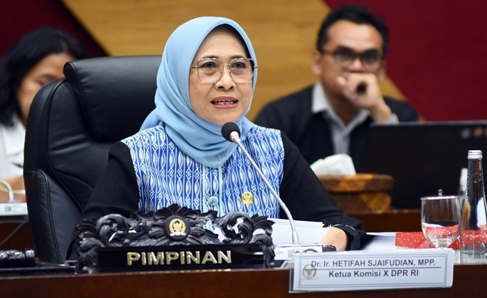Hetifah: Kegiatan Belajar Mengajar Tetap Tatap Muka di Sekolah