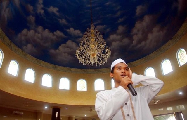 Kenapa Salat Jumat Ada 2 Azan? Berikut Penjelasannya