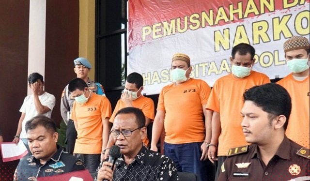 Polresta Samarinda Musnahkan 4 Kilogram Sabu dan Tembakau Gorila dari Tujuh Tersangka