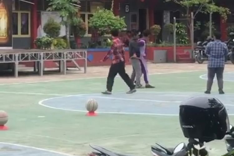 Kesal Disuruh Push Up oleh Guru, Siswa SMK di Samarinda Ngamuk Bawa Parang