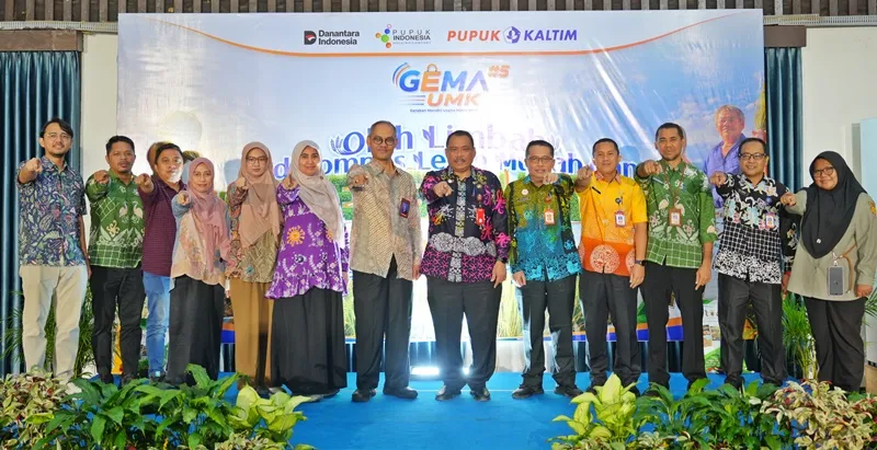 Program Peningkatan Kapasitas Petani (PAK TANI) bertajuk “Olah Limbah, Jadi Kompos Lebih Mudah, Panen Berlimpah” di Gedung Koperasi Karyawan Pupuk Kaltim Program Peningkatan Kapasitas Petani (PAK TANI) bertajuk “Olah Limbah, Jadi Kompos Lebih Mudah, Panen Berlimpah” di Gedung Koperasi Karyawan Pupuk Kaltim