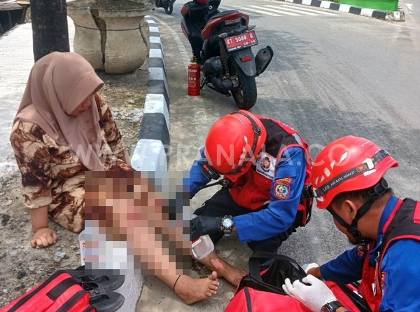 Akibat Tumpahan Minyak di Jalan Bontang, Tiga Korban Dilarikan ke Rumah Sakit