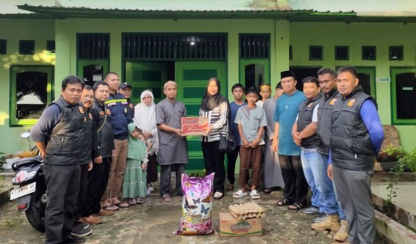 Mitra FKPM Belimbing Bontang Salurkan Bantuan Sembako untuk Anak Yatim di Penghujung Ramadan