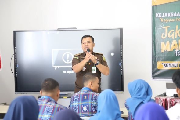 Tingkatkan Kesadaran Hukum, Kejati Kaltim Ajak Pelajar SMAN 14 Samarinda Hindari Pelanggaran