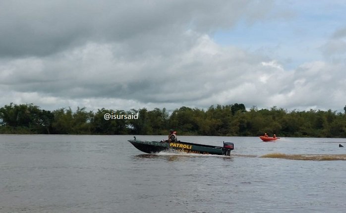 Kapal Tugboat Tenggelam di Muara Kaman, Dua Balita Masih Dicari