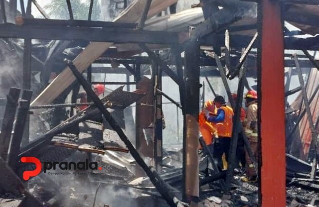 Dua Bocah Tewas Terjebak saat Rumah Panggung di Penajam Terbakar