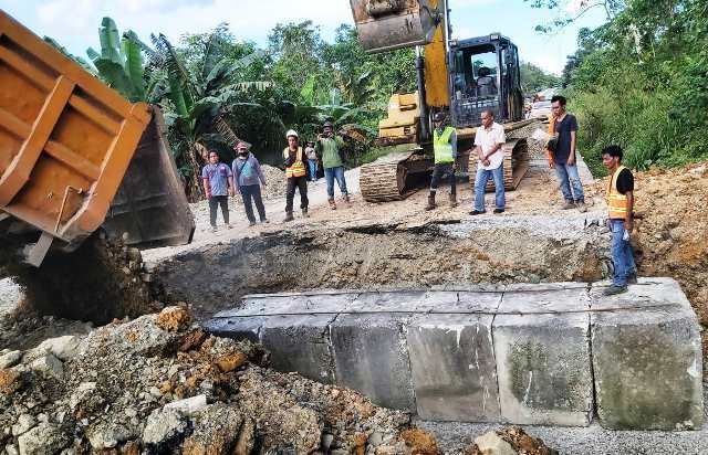 Jalan Amblas di Muara Wahau Mulai Diperbaiki
