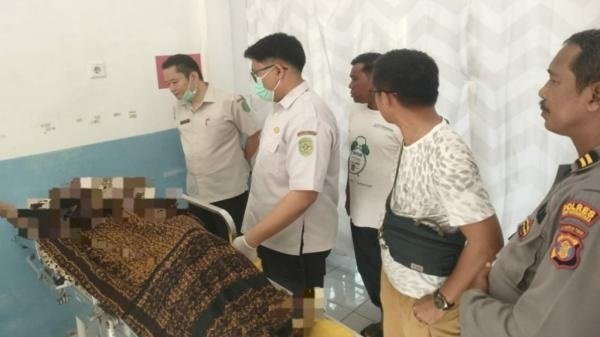 Penemuan Mayat di Depan Pintu Kantor Desa Sidomukti, Kukar Gegerkan Warga