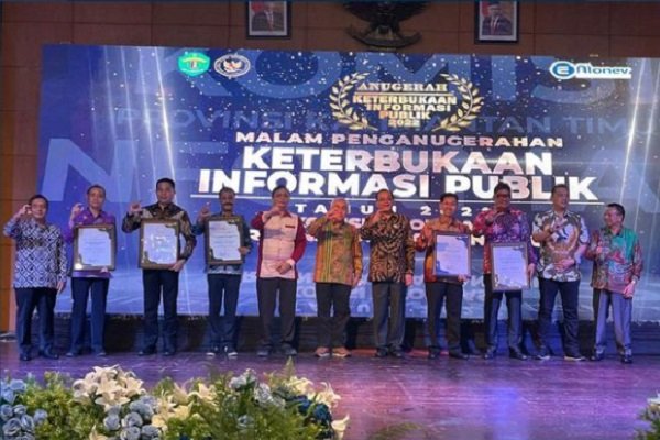 Daftar Lengkap Penerima Anugerah Keterbukaan Informasi Publik 2022 Kaltim