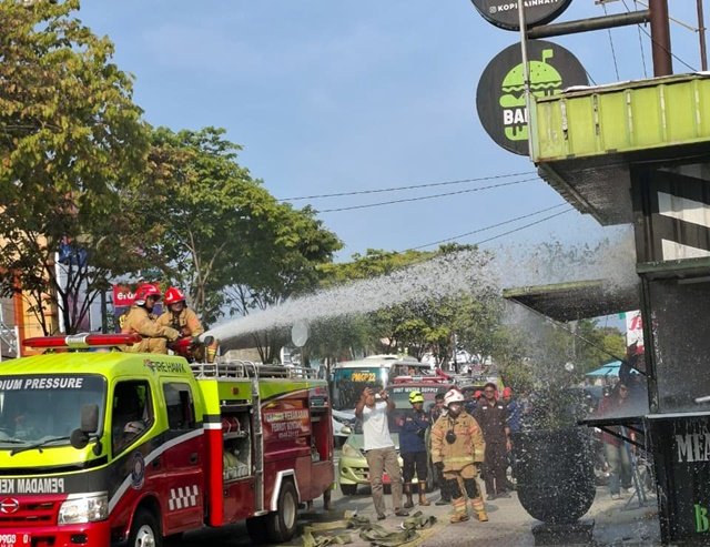 Kompor Meledak, Asap Tebal Selimuti Kedai Burger Bangor Bontang