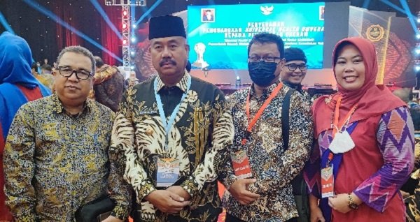 Sukses 100 Persen Warga Kukar jadi Peserta JKN, Pemkab Kukar Raih UHC Award