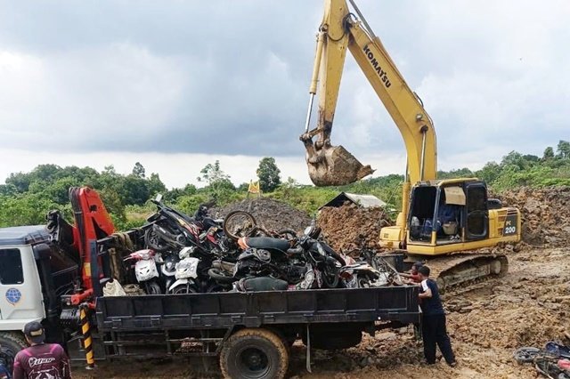 37 Motor Rongsokan Bekas Kecelakaan Lalu Lintas Ditimbun Polresta Balikpapan
