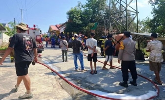 Sumur Bor Masjid di Balikpapan Mendadak Semburkan Api, Warga Panik Berhamburan