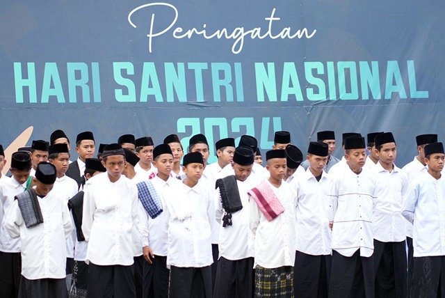 Hadrah hingga Silat Santri Hiasi Upacara Hari Santri Nasional 2024 di Bontang