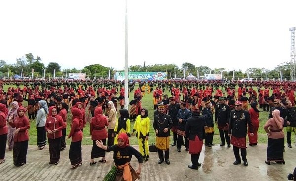 HUT Kota Bontang ke-24 Dimeraihkan Atraksi Aeromodeling dan 2 Ribu Penari Jepen