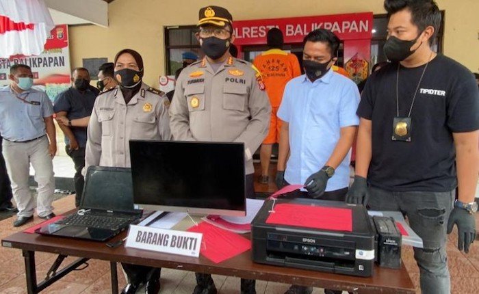 Komplotan Pembuat Surat PCR Palsu Diringkus