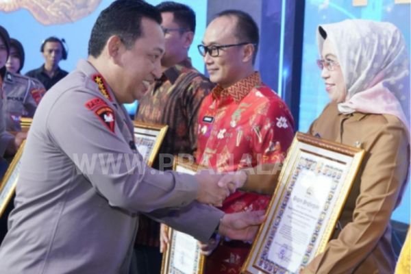 Pemprov Kaltim Terima Anugerah ETLE dari Polri