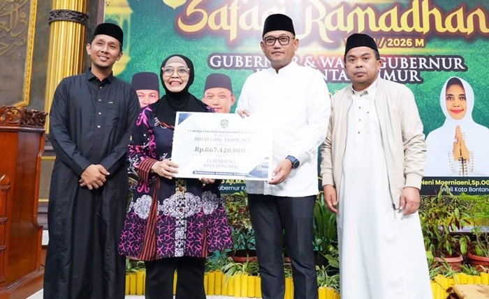 Wagub Kaltim Salat Subuh di Bontang, Serahkan Bantuan Total Rp957 Juta untuk Pembangunan