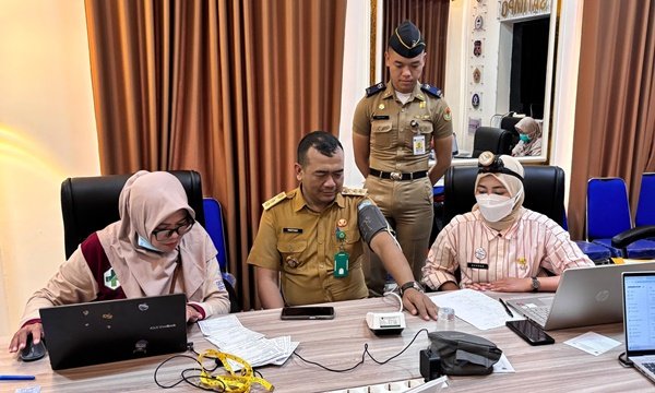 Tak Sekadar Kerja, Aparatur Kelurahan Satimpo Bontang Rutin Cek Kesehatan Gratis