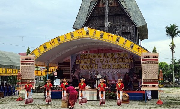 Dari Tarian Hingga Musik Bambu, Festival Budaya Toraja Semarakkan HUT Kanaan Bontang ke-47