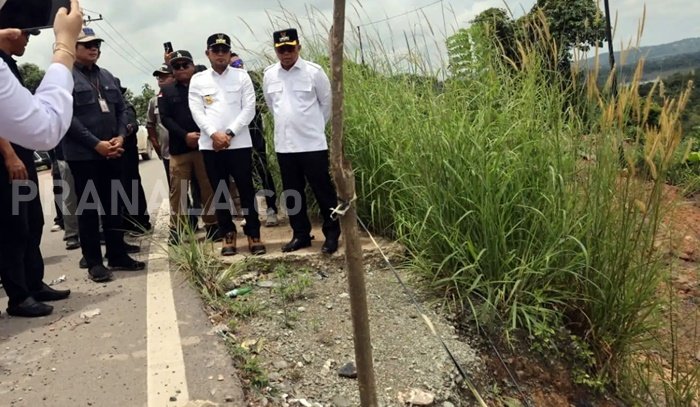 Gubernur Kaltim Geram Lihat Jalan Sangatta–Bengalon Rusak Parah, Ancaman Hentikan Tambang PT KPC