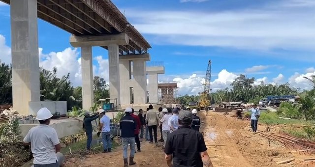 Pansus DPRD Kaltim Tinjau Jalan Tambang hingga Jembatan Mangkrak di Kutim, Target Rampung Juli 2025