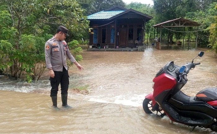 Banjir Desa Menamang Kanan Kukar Berangsur Surut, 40 KK Terdampak Kembali ke Rumah