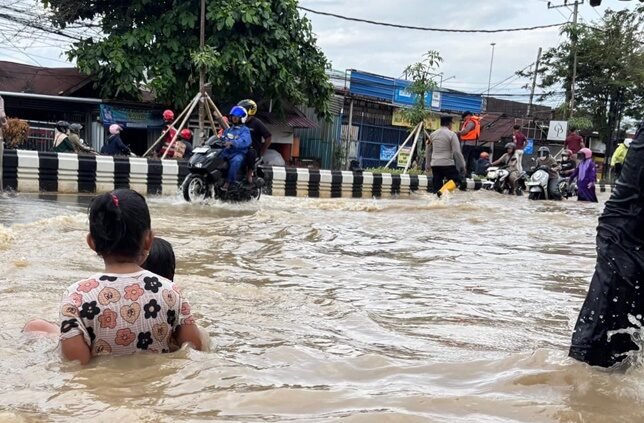 Hujan Lebat Rendam Balikpapan, BMKG Ingatkan Potensi Banjir Rob