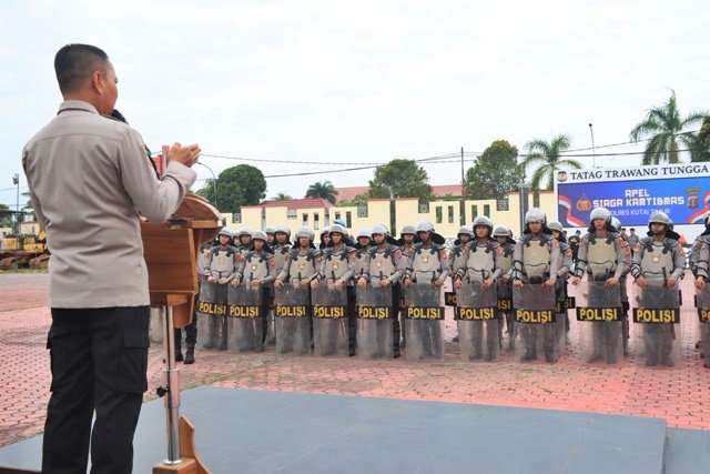 73 Personel BKO Polres Kutim Dikirim Perkuat Pengamanan Samarinda