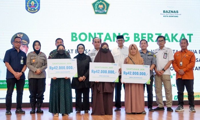 36.777 Pekerja Rentan Bontang Terlindungi BPJS, Wali Kota Serahkan Santunan ke Ahli Waris