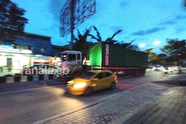 Kecolongan Lagi, Truk Kontainer Beroperasi Tanpa Pengawalan Petugas