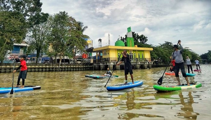 GMSS-SKM Samarinda Rayakan 10 Tahun dengan Lomba Pungut Sampah di Sungai