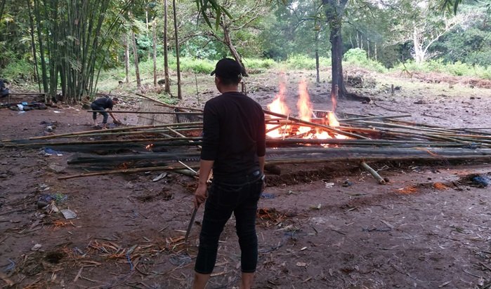 Gerebek Judi Sabung Ayam di Pangkep, Polisi Bakar Arena dan Sita 9 Ayam