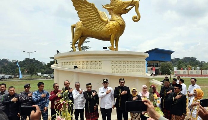 Patung Lembuswana Resmi jadi Ikon Kaltim di Bundaran Palaran dan Bandara APT Pranoto Samarinda