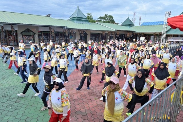 Kolaborasi Hetifah dan Kemenpora Hadirkan Senam Lansia Sehat di Bontang