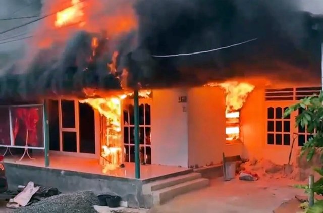 Rumah Kosong di Bontang Terbakar, Api Cepat Membesar