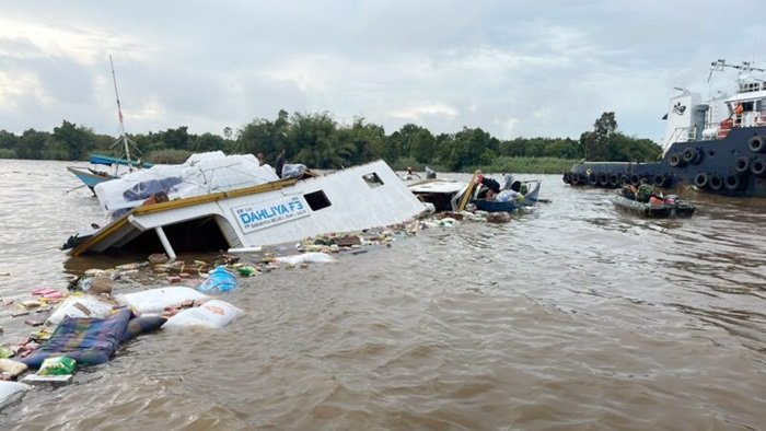 KM Dahliya F3 Tenggelam di Sungai Mahakam Kaltim: 52 Orang Selamat, Diduga Over Kapasitas dan Arus Deras