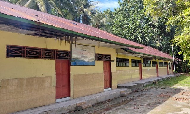 Ruang Kelas SD Negeri 9 di Pulau Kanyurang Pangkep Terancam Ambruk
