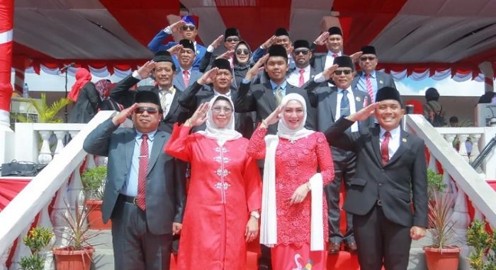 Ketua DPRD Bontang, Andi Faizal Sofyan Hasdam dipercaya menjadi pembaca Teks Proklamasi saat Upacara Peringatan Detik-Detik Proklamasi Kemerdekaan RI di Stadion Bessai Berinta, Langlang, Bontang, Rabu (17/8/2022).