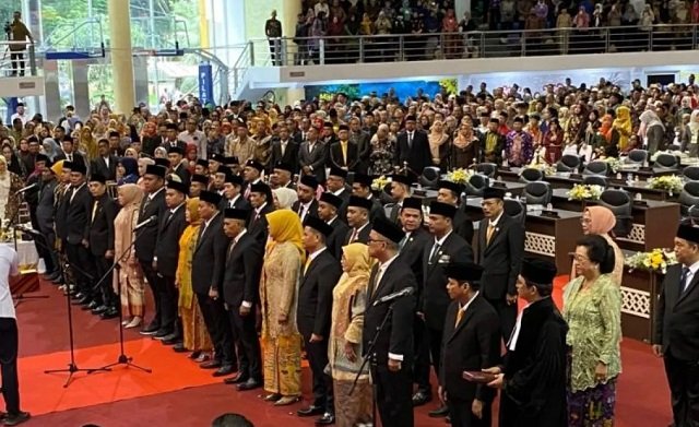Anggota DPRD Balikpapan, Jatuh Pingsan saat Pelantikan Periode 2024-2029