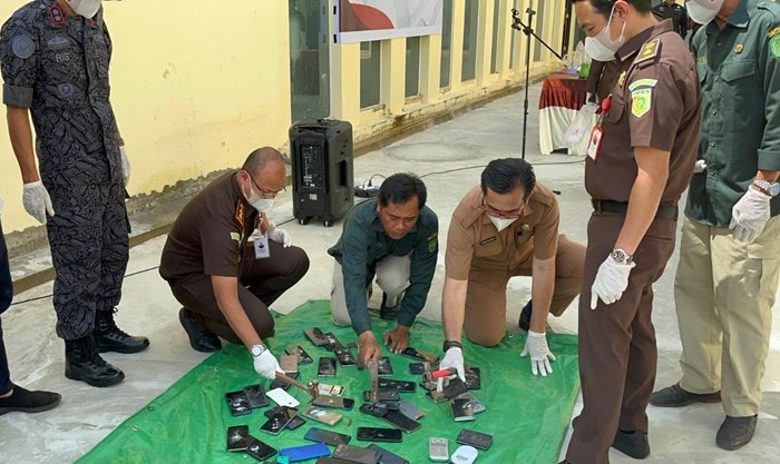 Kejari Kutim Musnahkan 1,2 Kg Sabu dan Ratusan Barang Bukti dari 216 Perkara