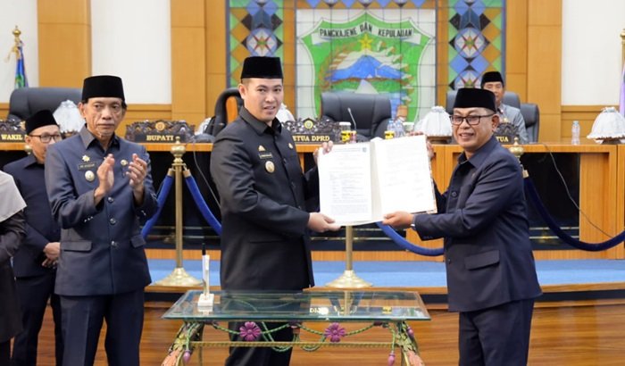 DPRD Pangkep Setujui Raperda APBD 2024, Enam Fraksi Sampaikan Catatan Kritis